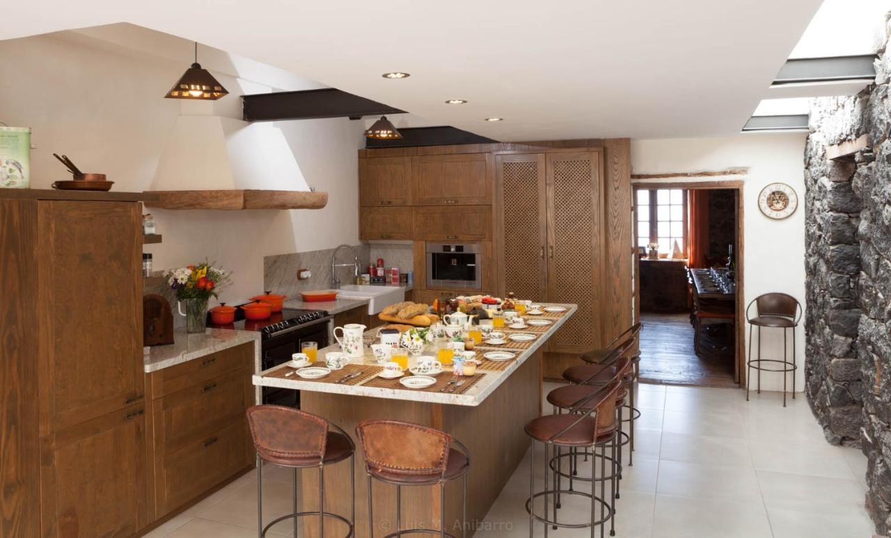 Historic Canarian House, Private Heated Infinity Pool, Bbq, Wifi + Panoramic Ocean Views Arona  Zewnętrze zdjęcie